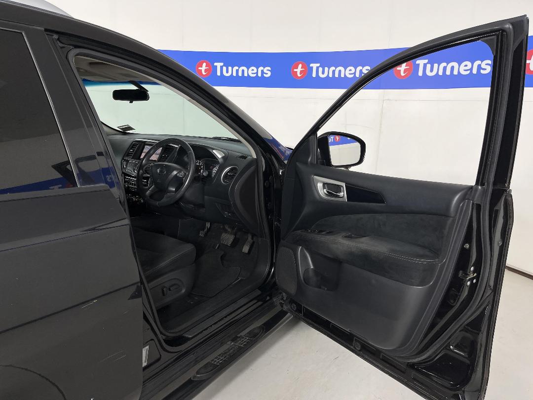 Photo '15' of Nissan Pathfinder