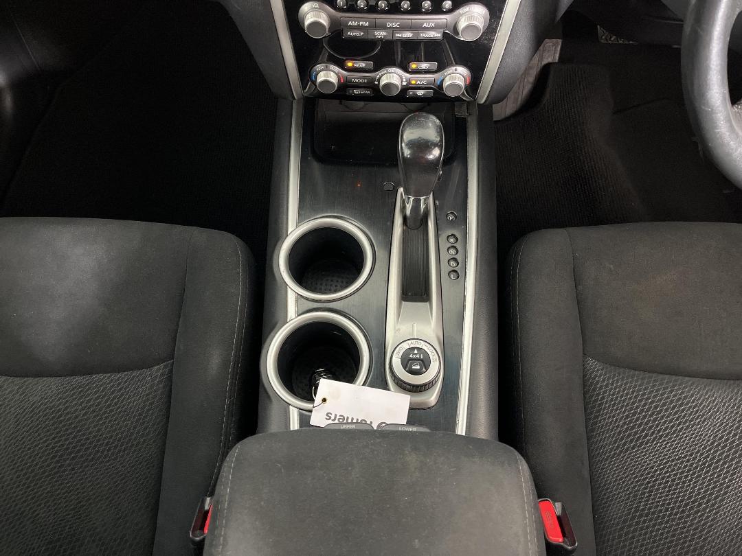 Photo '23' of Nissan Pathfinder