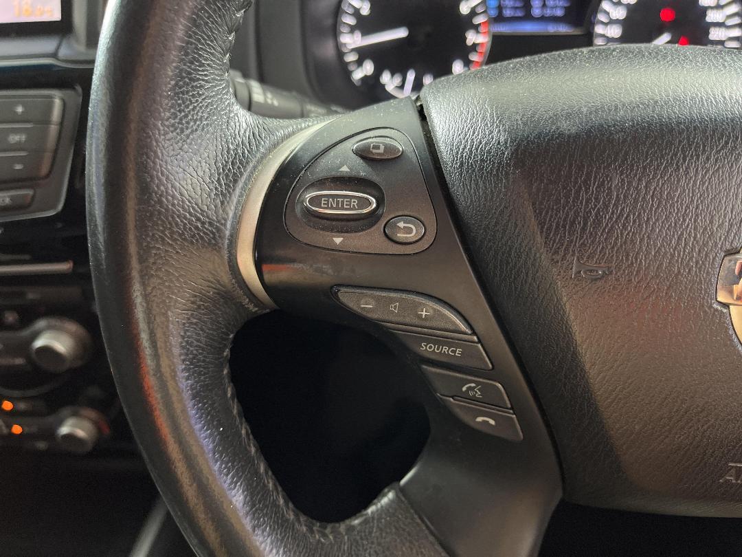 Photo '28' of Nissan Pathfinder