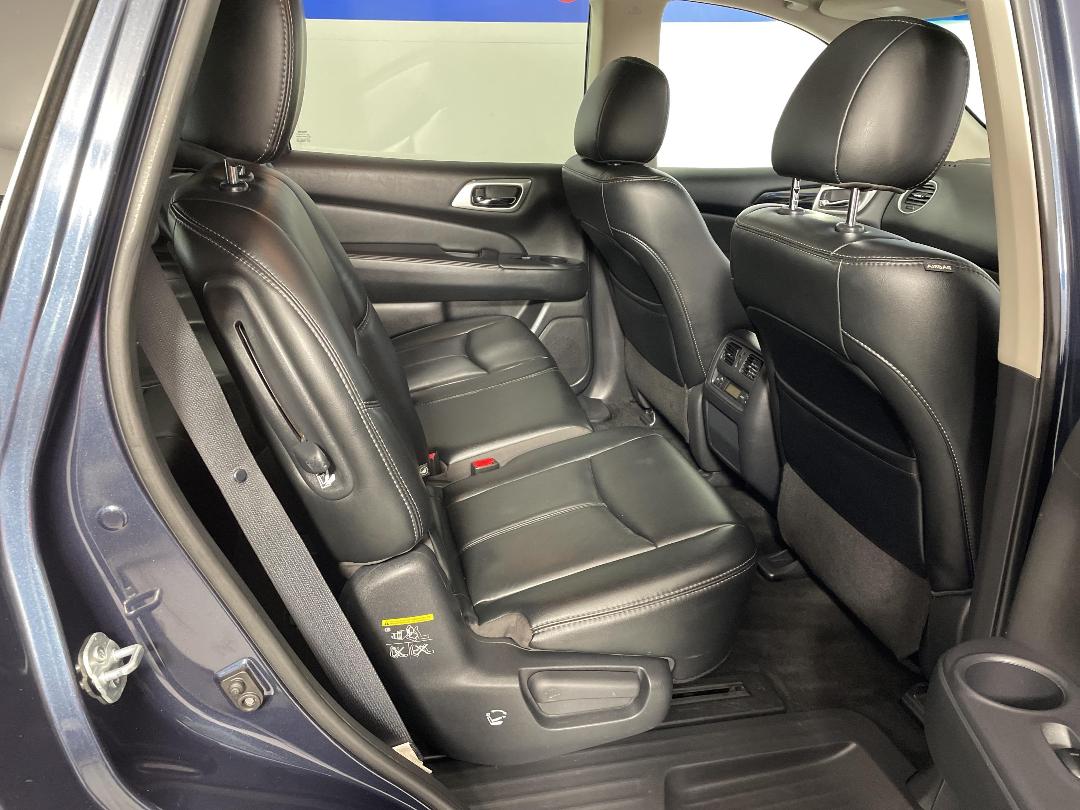 Photo '20' of Nissan Pathfinder