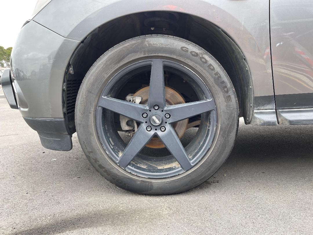 Photo '5' of Nissan Pathfinder ST