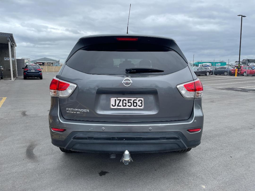 Photo '9' of Nissan Pathfinder ST