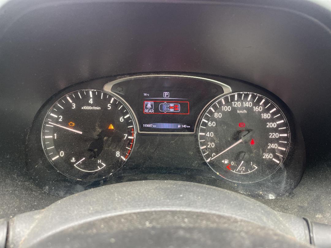 Photo '15' of Nissan Pathfinder ST