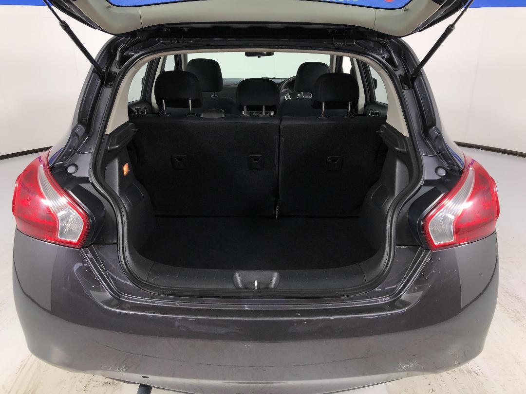 Photo '14' of Nissan Pulsar Photo '14' of Nissan Pulsar