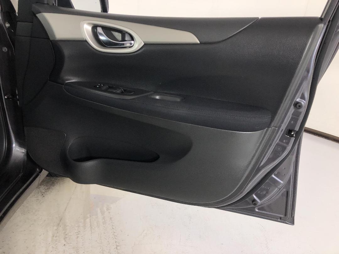 Photo '15' of Nissan Pulsar Photo '15' of Nissan Pulsar