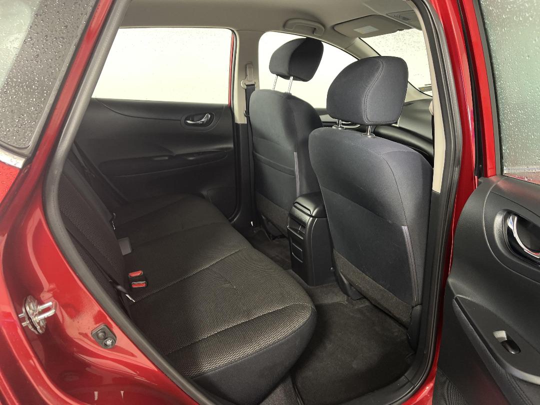 Photo '20' of Nissan Pulsar Photo '20' of Nissan Pulsar