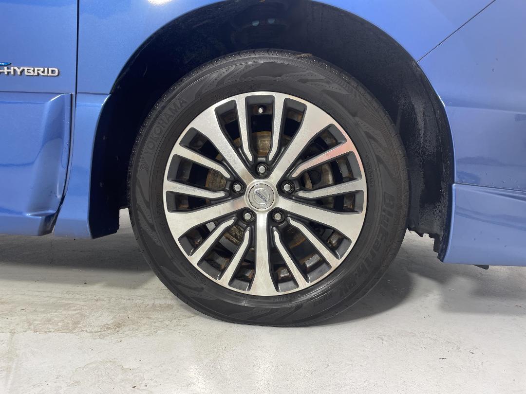 Photo '9' of Nissan Serena