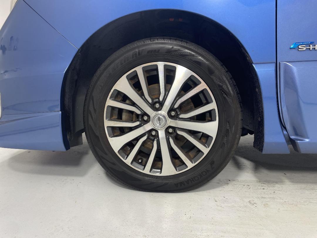 Photo '10' of Nissan Serena