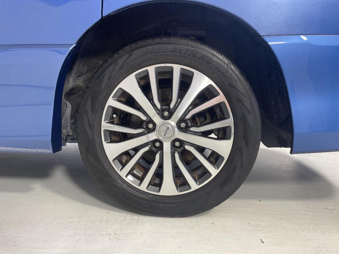 Photo '11' of Nissan Serena