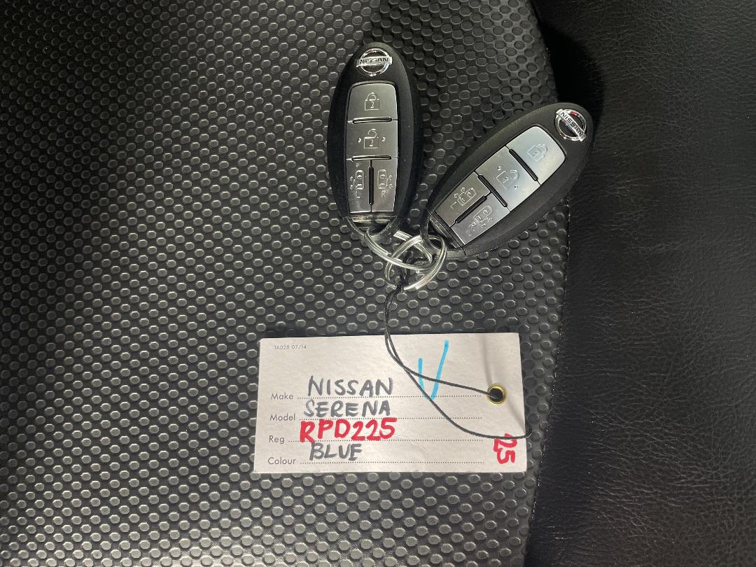 Photo '21' of Nissan Serena