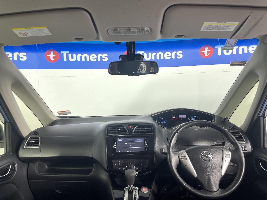 Photo '17' of Nissan Serena