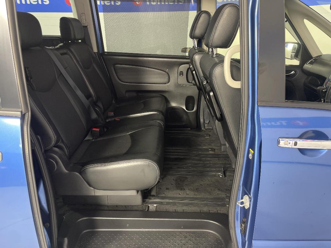 Photo '19' of Nissan Serena