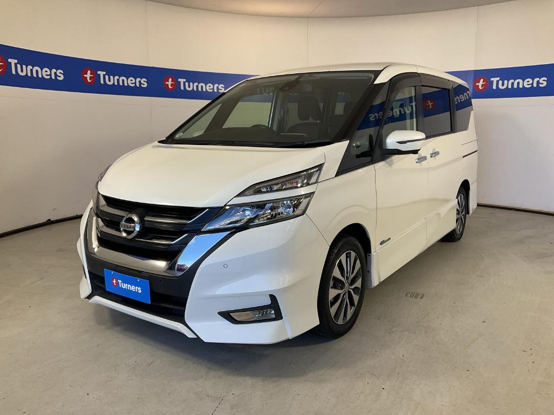 Photo '4' of Nissan Serena Photo '4' of Nissan Serena