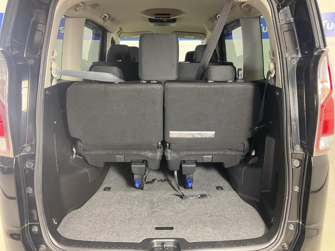 Photo '14' of Nissan Serena