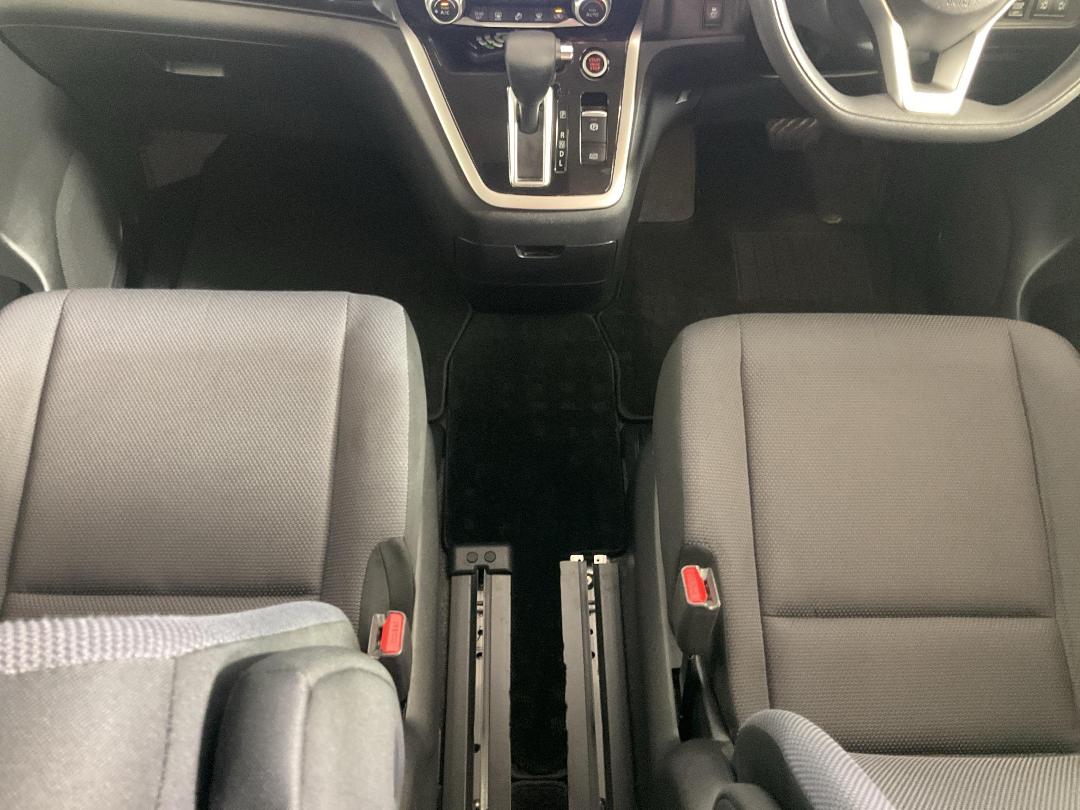 Photo '18' of Nissan Serena