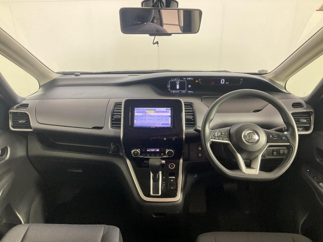 Photo '17' of Nissan Serena