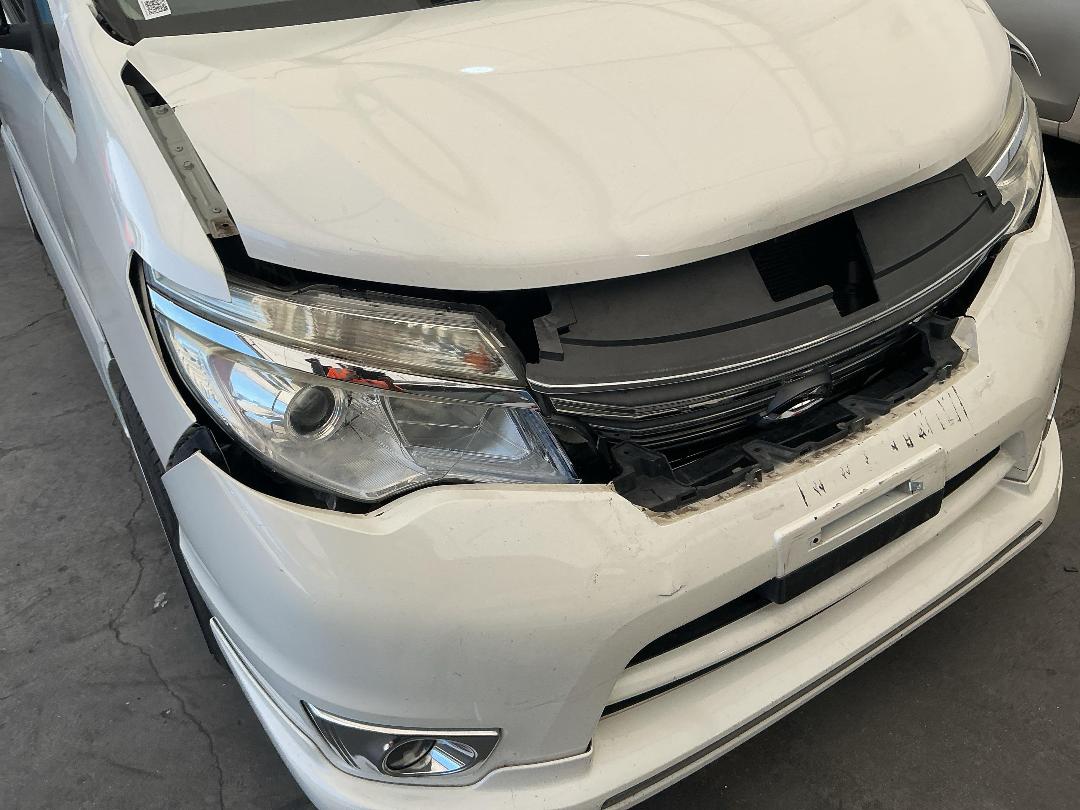 Photo '3' of Nissan Serena Photo '3' of Nissan Serena