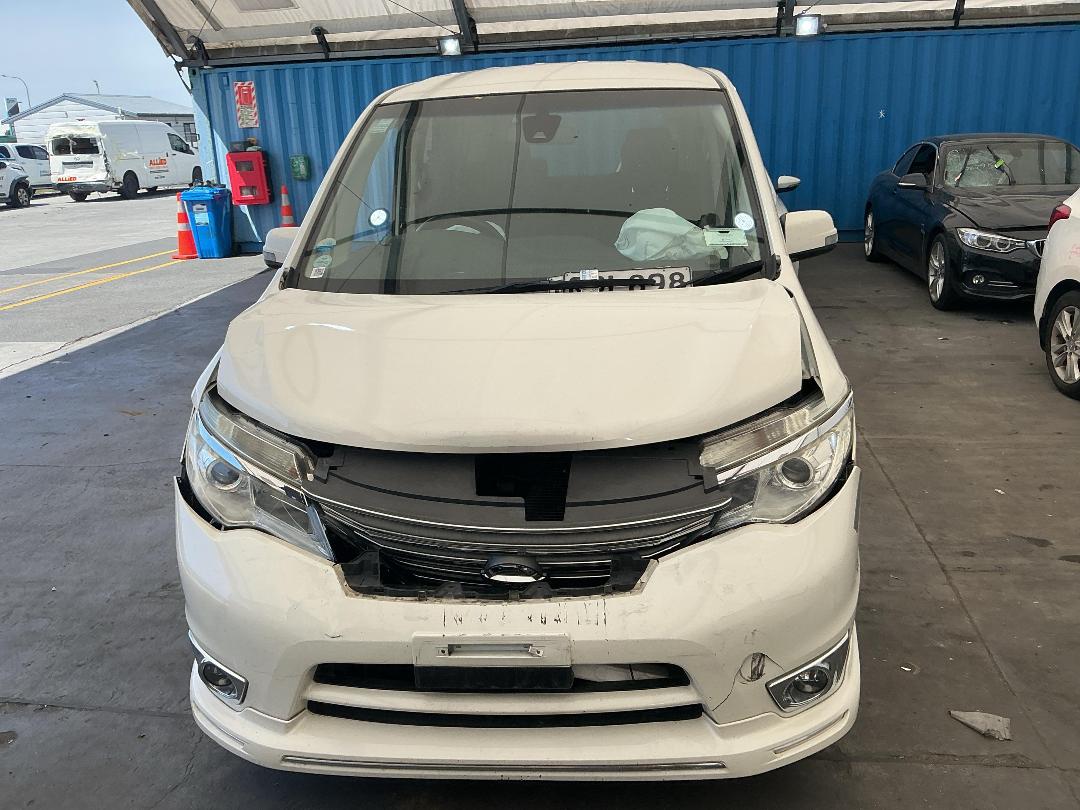 Photo '5' of Nissan Serena Photo '5' of Nissan Serena