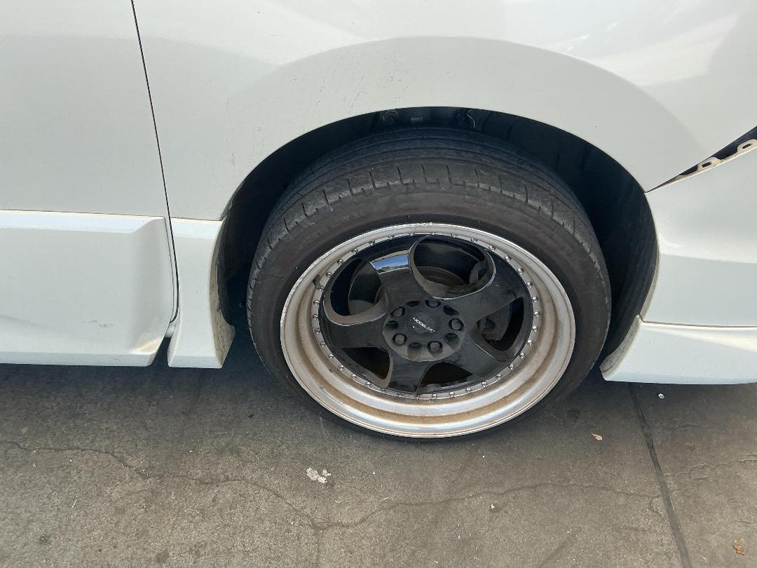 Photo '2' of Nissan Serena Photo '2' of Nissan Serena