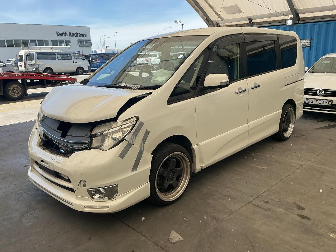 Photo '7' of Nissan Serena Photo '7' of Nissan Serena