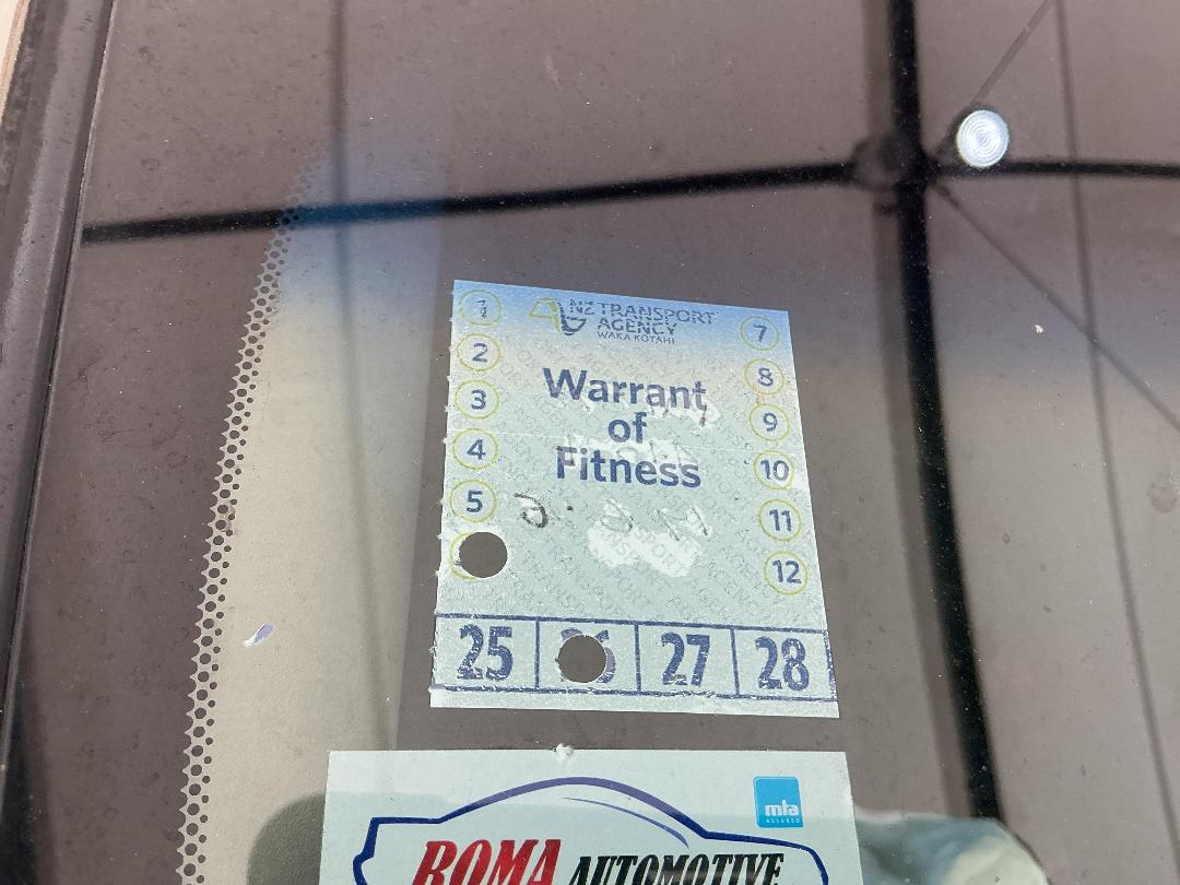 Photo '25' of Nissan Serena Photo '25' of Nissan Serena