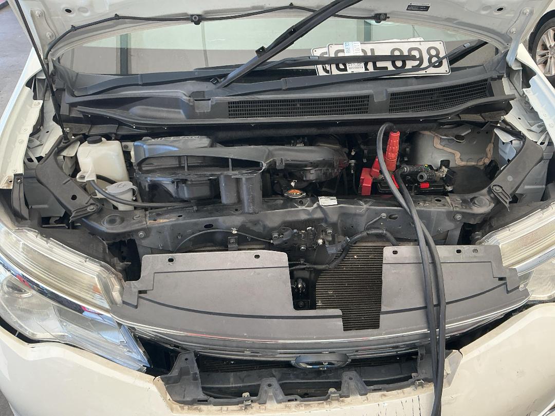 Photo '26' of Nissan Serena Photo '26' of Nissan Serena