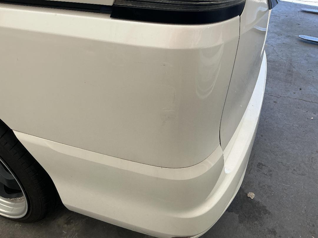 Photo '28' of Nissan Serena Photo '28' of Nissan Serena