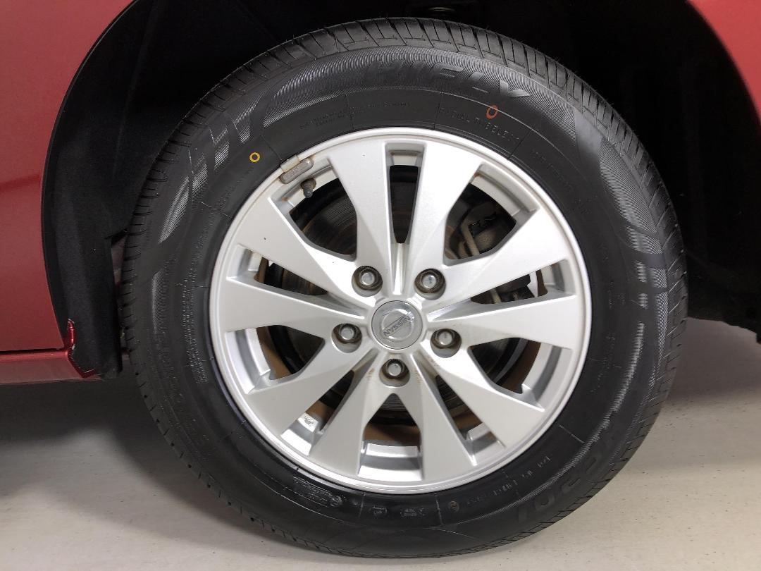 Photo '11' of Nissan Serena