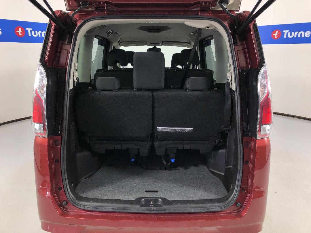 Photo '14' of Nissan Serena