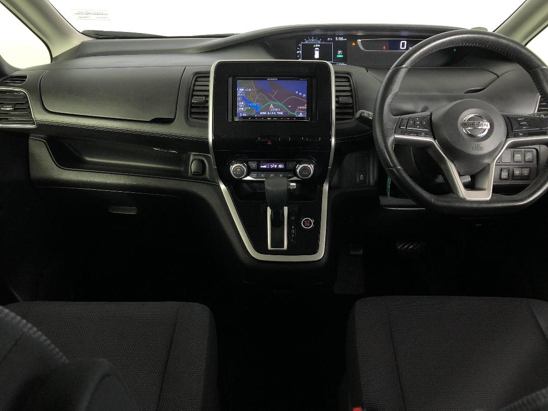 Photo '17' of Nissan Serena