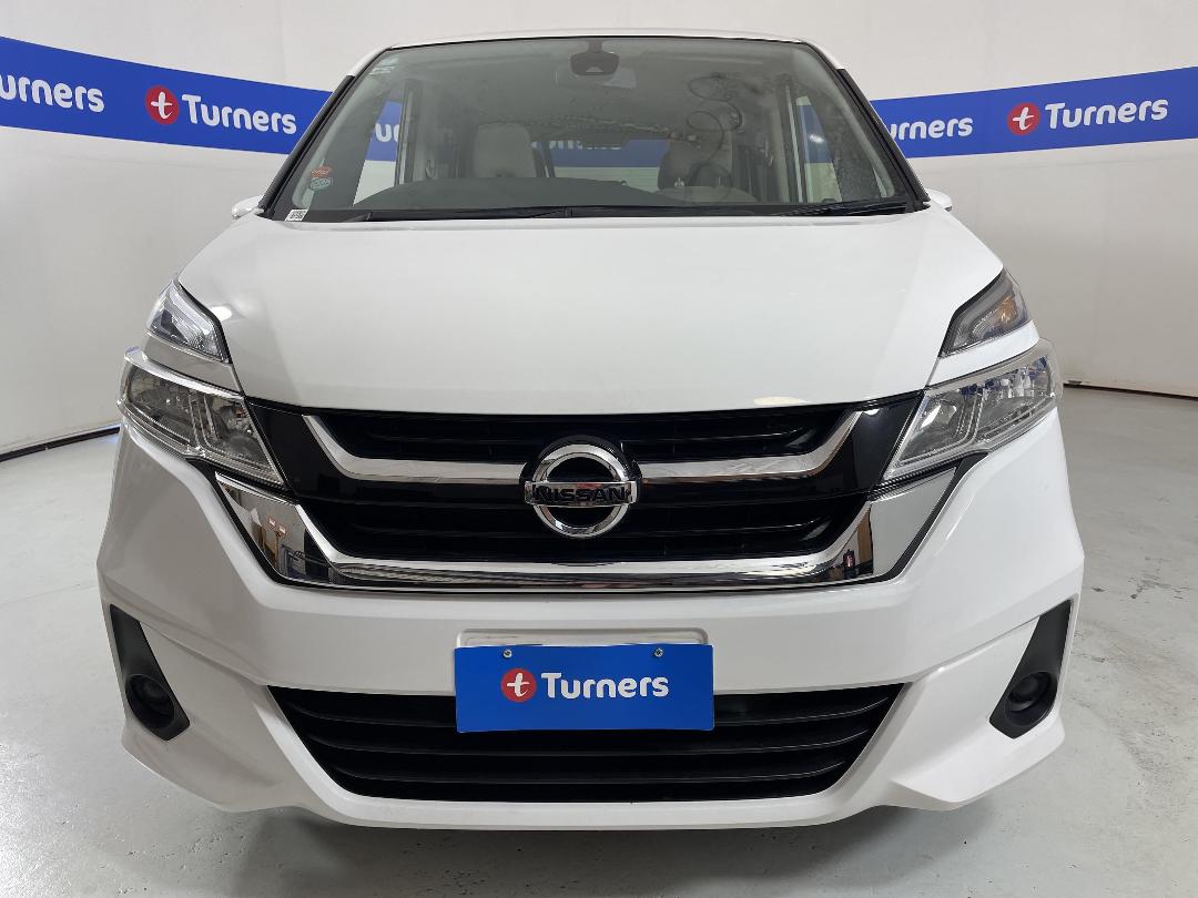 Photo '2' of Nissan Serena