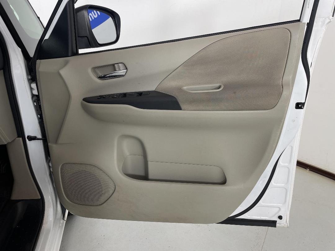 Photo '15' of Nissan Serena