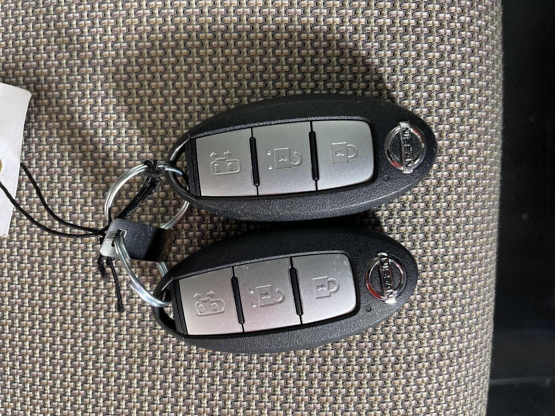 Photo '22' of Nissan Serena