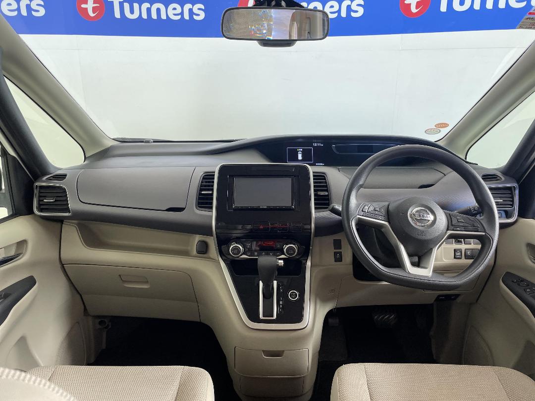 Photo '17' of Nissan Serena