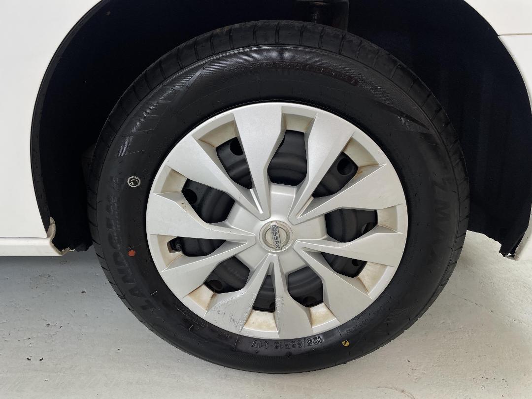 Photo '11' of Nissan Serena