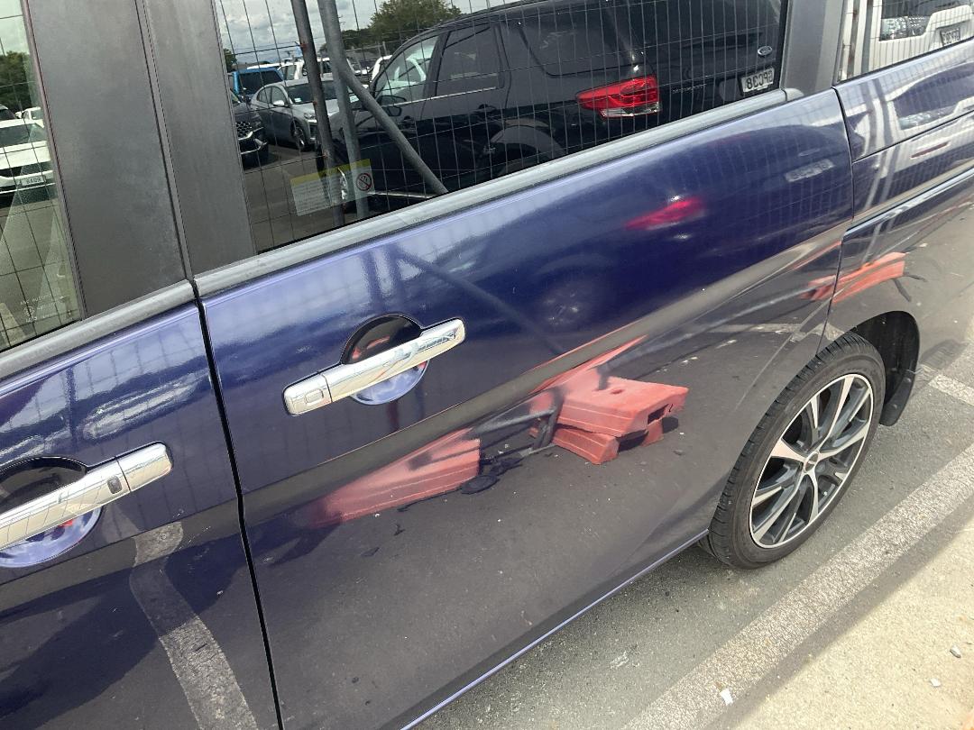 Photo '9' of Nissan Serena