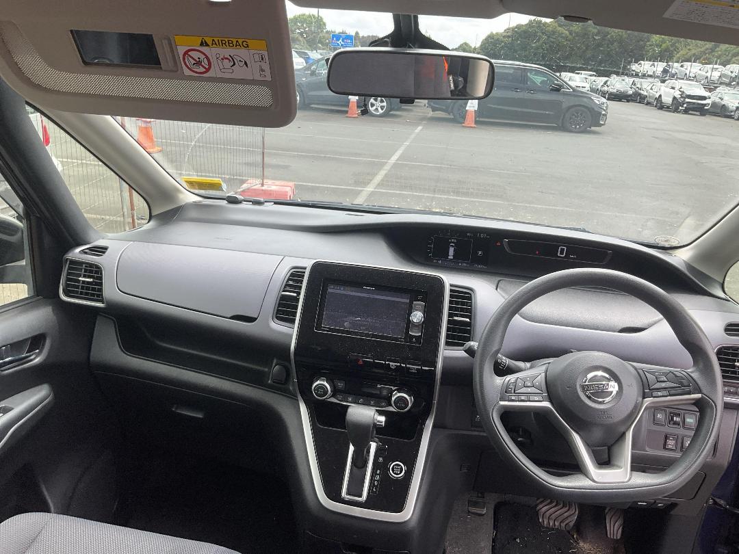 Photo '24' of Nissan Serena