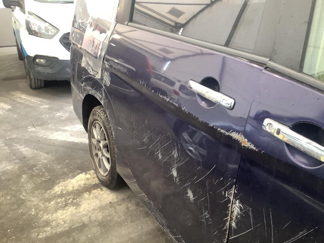 Photo '8' of Nissan Serena