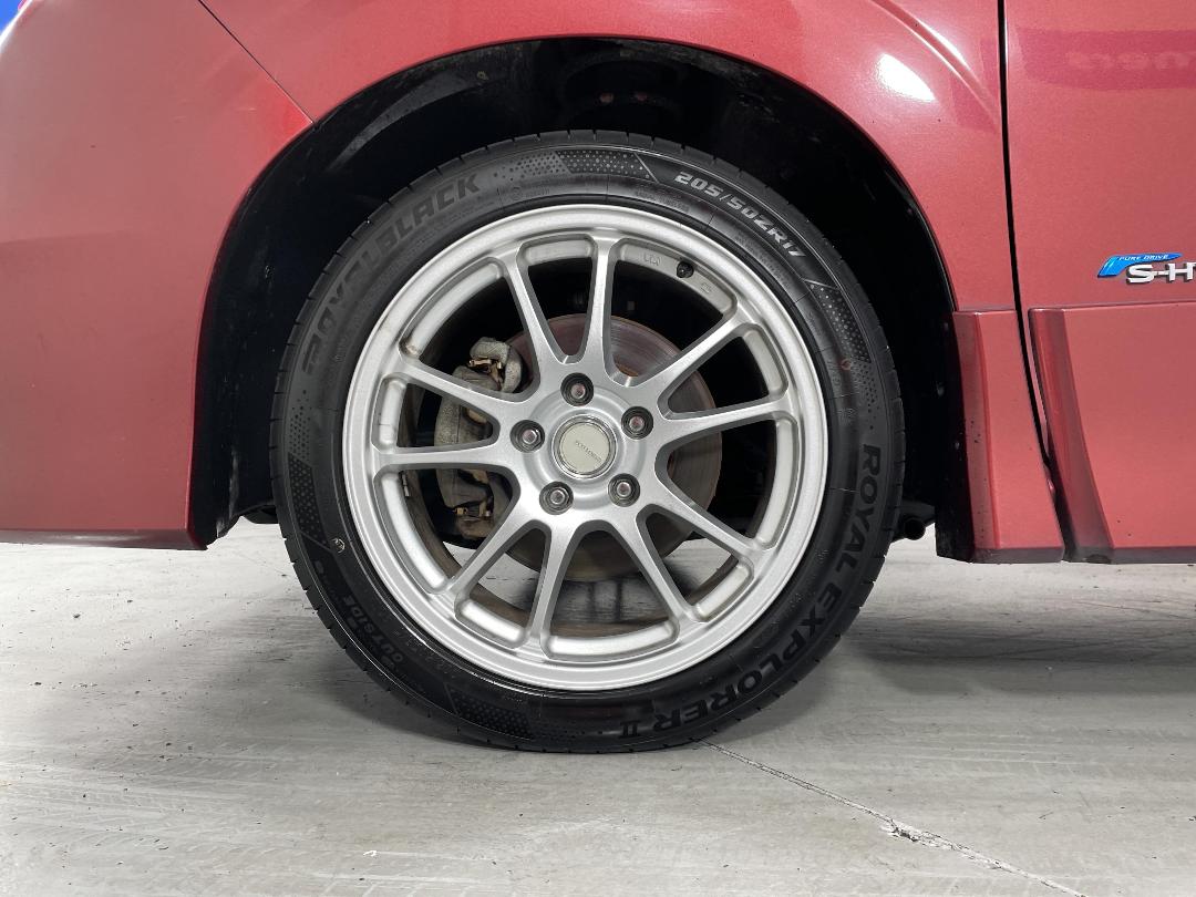 Photo '10' of Nissan Serena