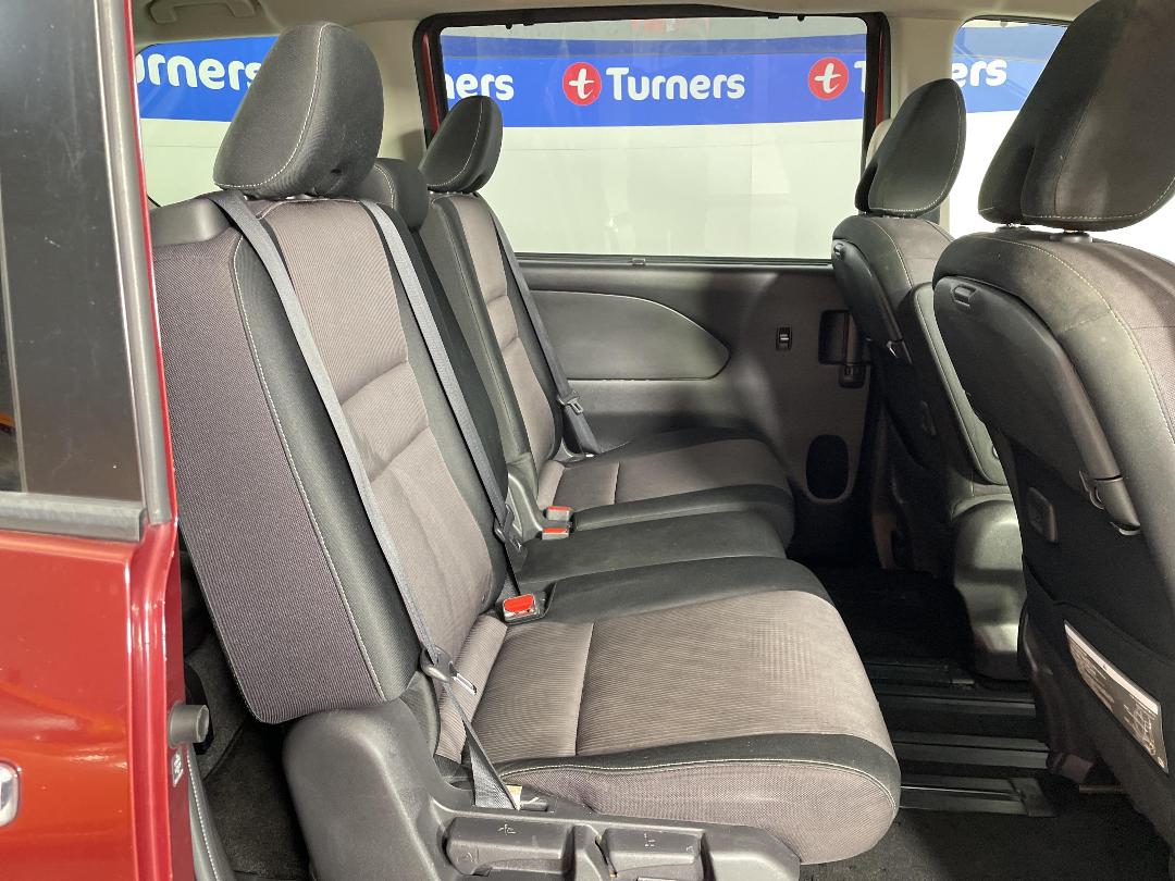 Photo '20' of Nissan Serena