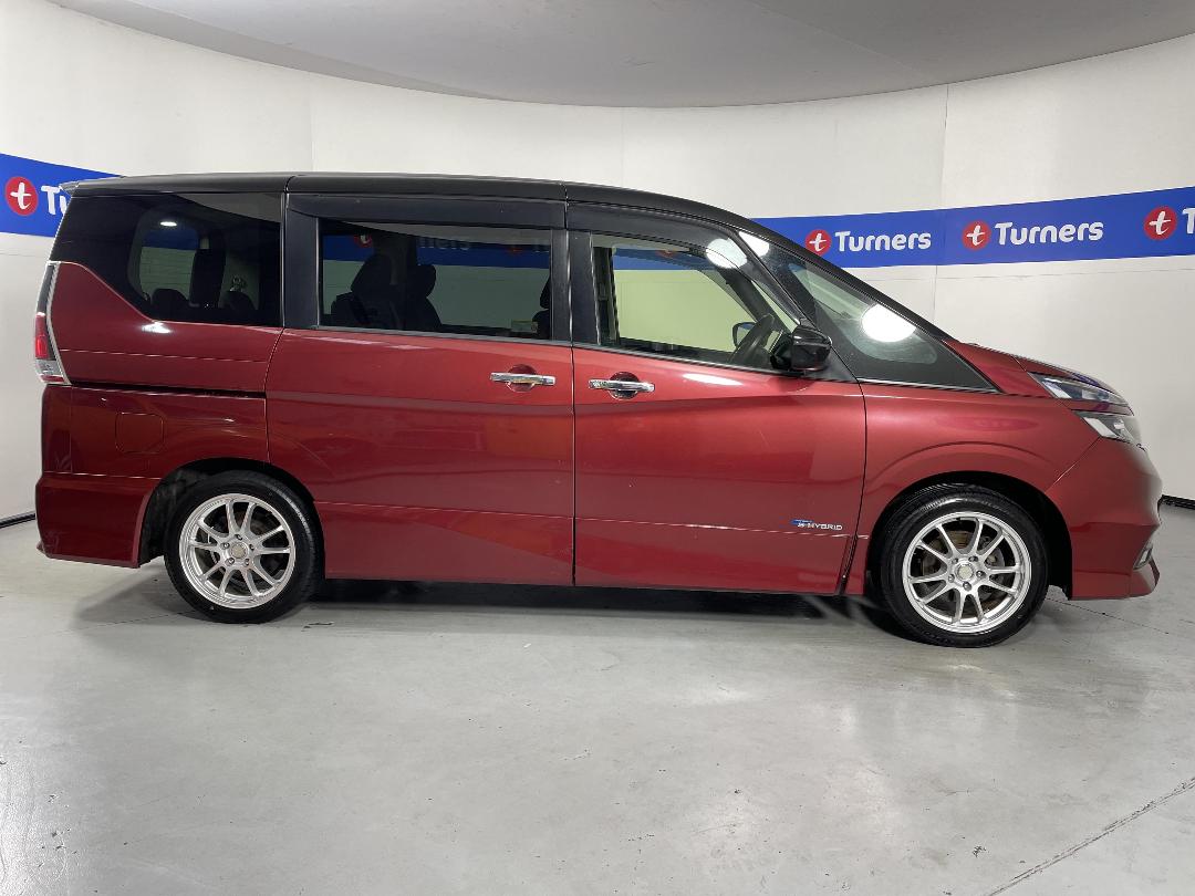 Photo '23' of Nissan Serena