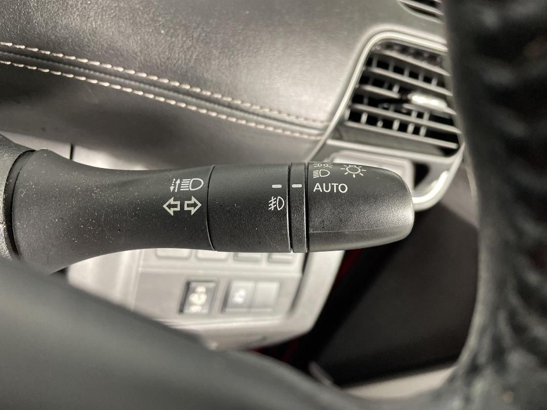 Photo '32' of Nissan Serena