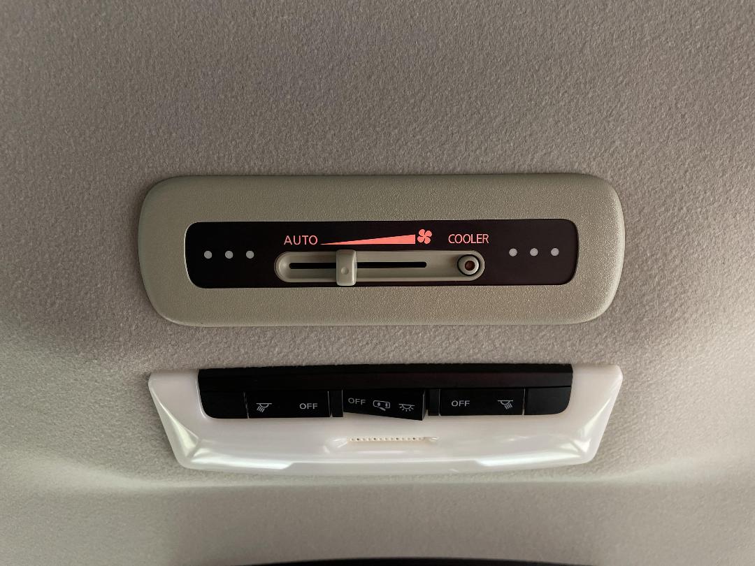 Photo '34' of Nissan Serena