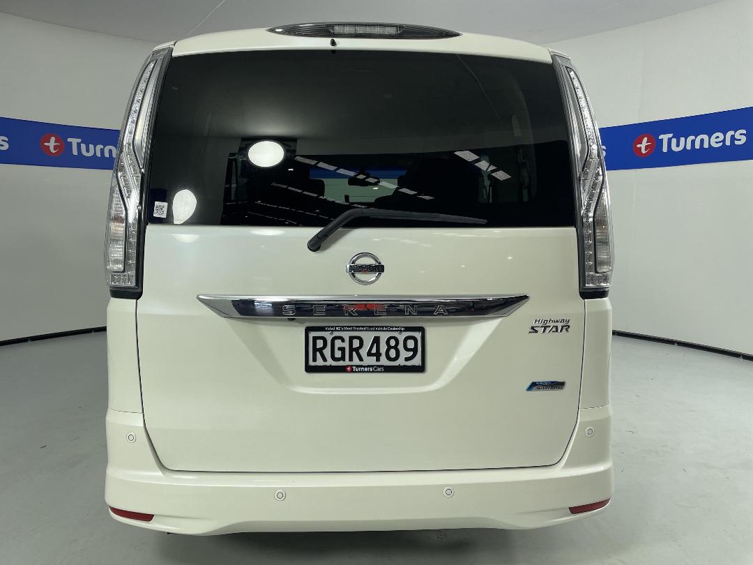 Photo '6' of Nissan Serena