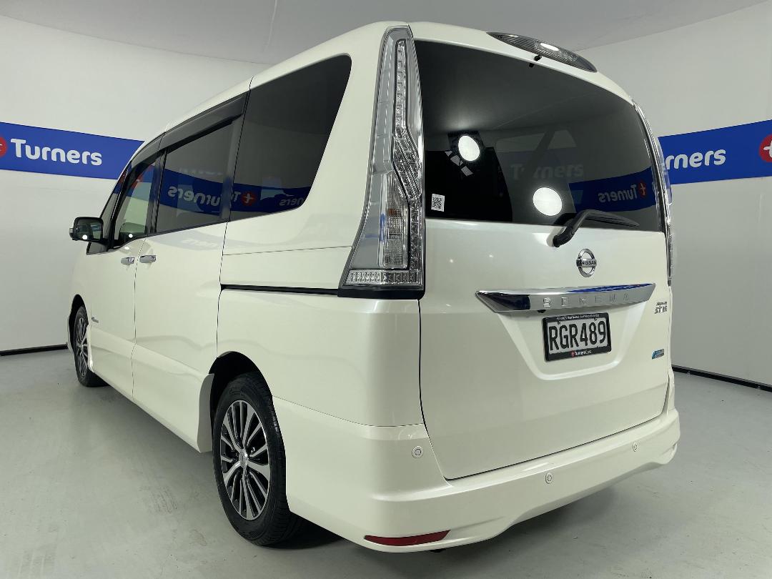 Photo '5' of Nissan Serena