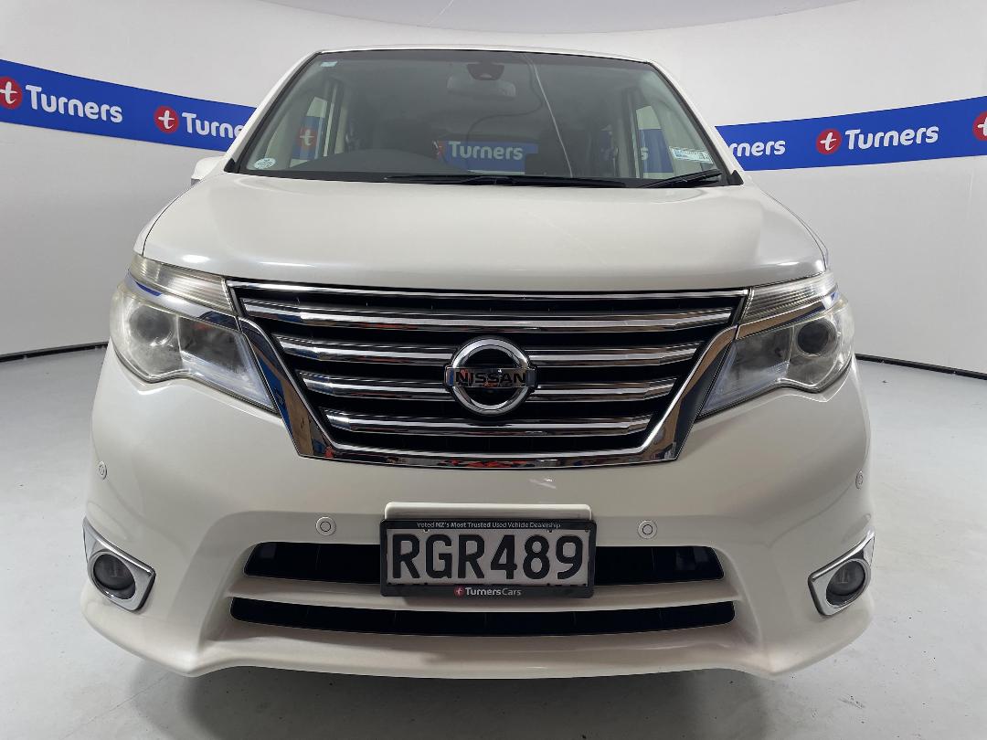 Photo '2' of Nissan Serena