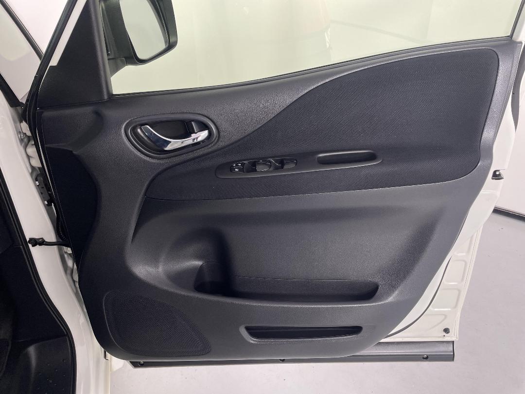 Photo '15' of Nissan Serena