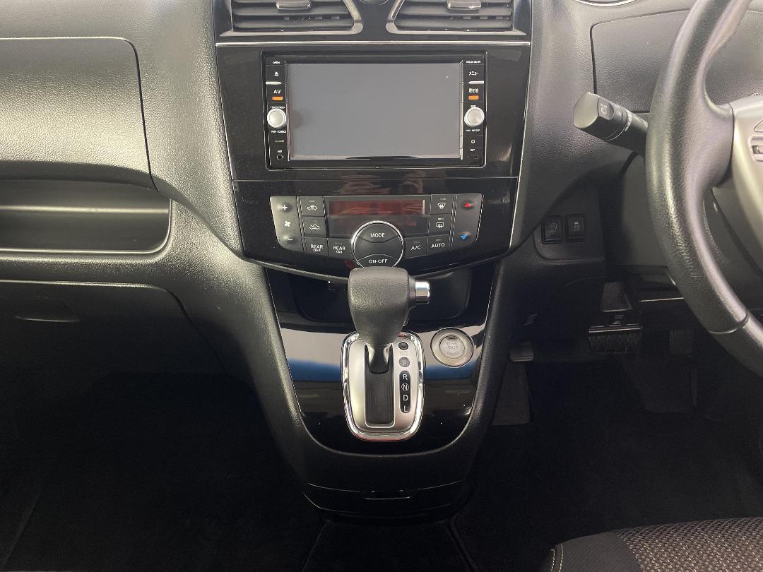 Photo '18' of Nissan Serena