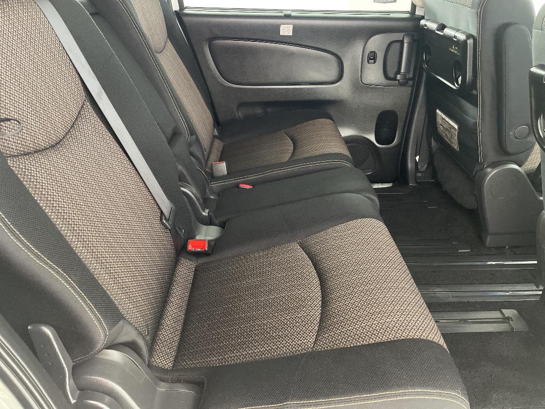 Photo '19' of Nissan Serena