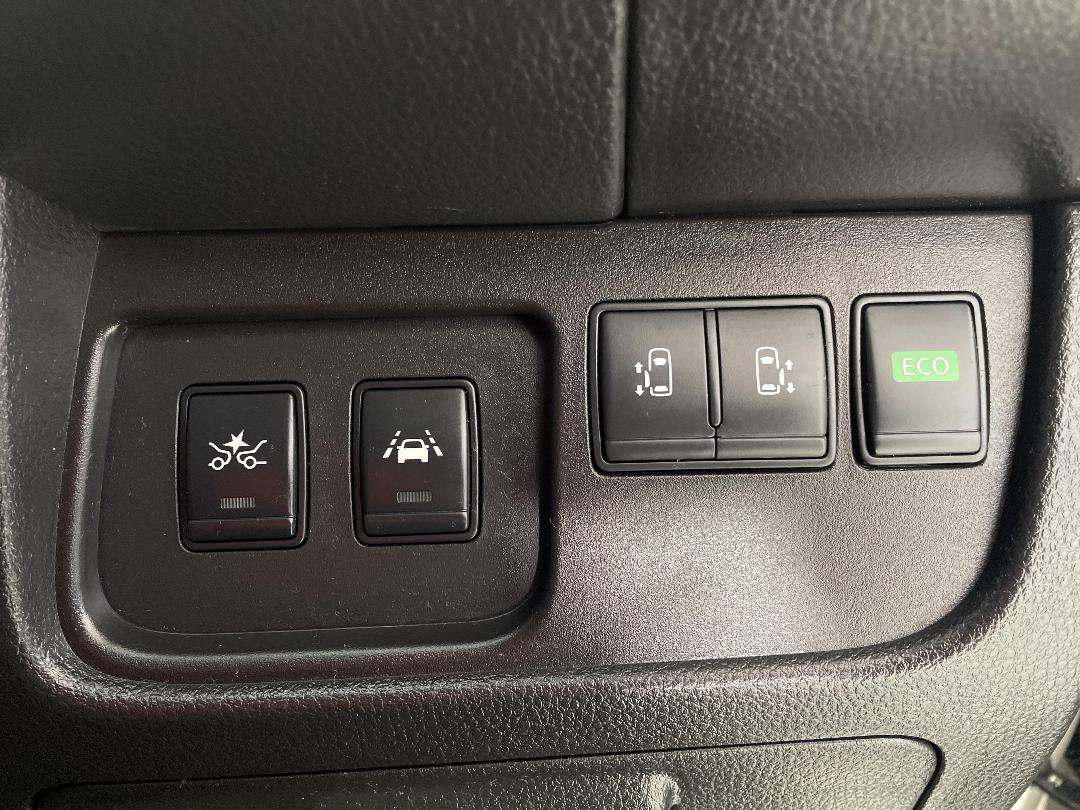 Photo '22' of Nissan Serena